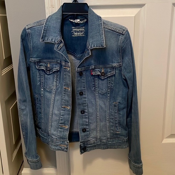 Levi’s Denim Jacket - Picture 1 of 4